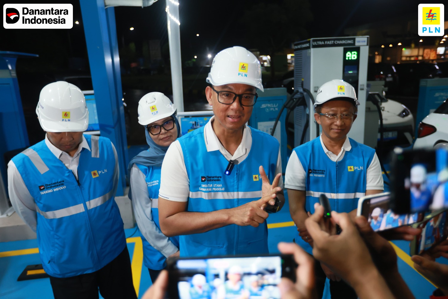 Antisipasi Lonjakan EV selama Periode Nataru, Dirut PLN Tinjau Langsung Kesiagaan SPKLU di Berbagai Titik Krusial